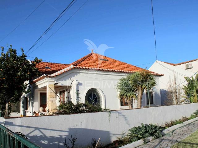 Moradia T2 Recuperada com Jardim, Centro Santiago do Cacém
