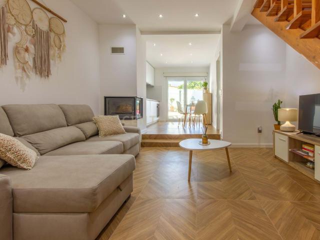 Moradia T2 Renovada com logradouro em Montijo