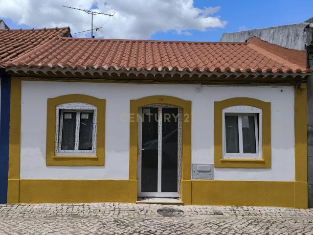Moradia T2 Renovada em Valada – Conforto e Investimento junto ao Rio Tejo