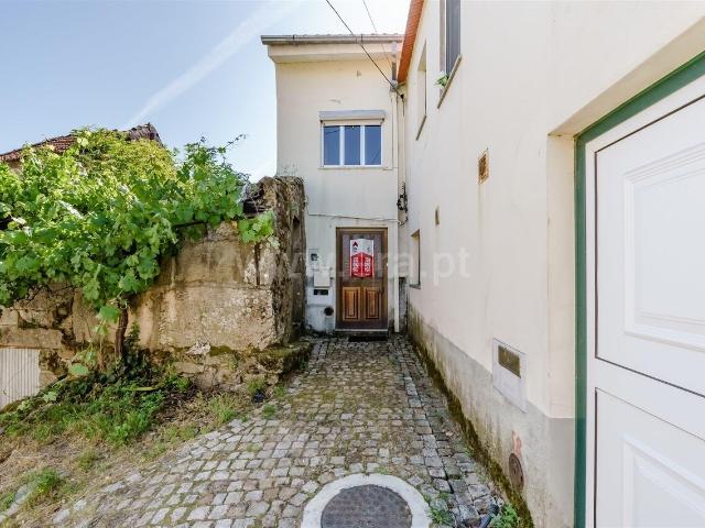 Moradia T2 / Seia, Santa Marinha e São Martinho