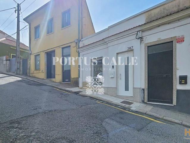 Moradia T2 Totalmente Reabilitada com Terraço e Churrasqueira em Mafamude, Gaia | 26074084416