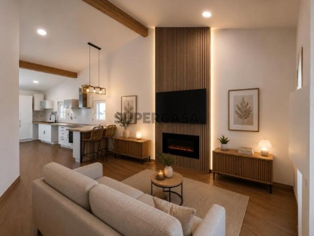 Moradia T2 totalmente remodelada com espaço exterior