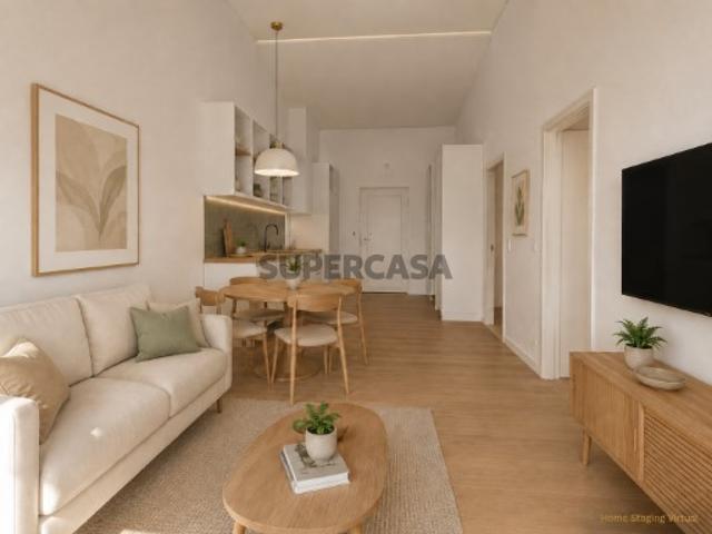 Moradia T2 Totalmente Remodelada com Logradouro Privativo Barreiro