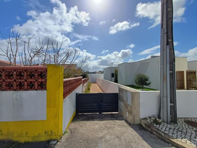 Moradia T2 +1 na Foz do Arelho