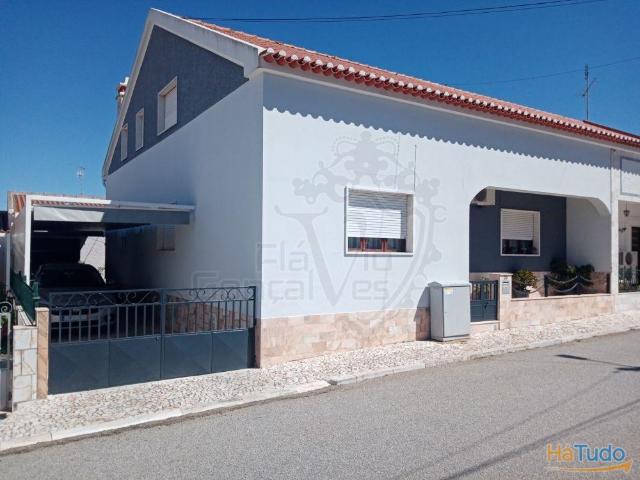 Moradia T3+3 com Logradouro, Garagem e Cozinha Anexa | 26084091130