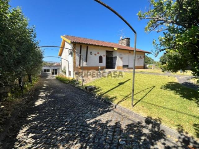 Moradia T3+3 com Piscina e Área de Lazer | Localização Exclusiva Viseu