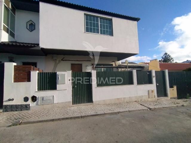 Moradia T3+3 Parede