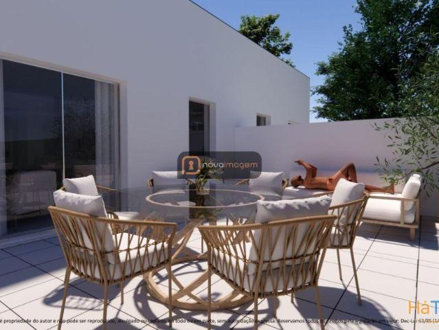 Moradia T3+1 Térrea | Patela | 26084060397
