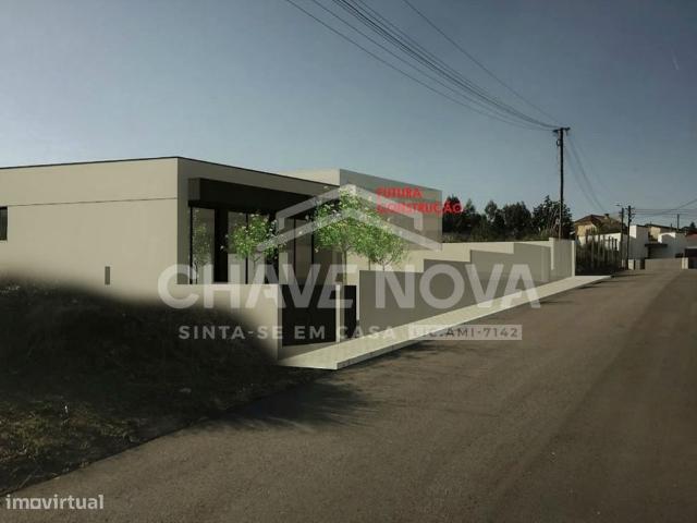 Moradia T3+1 Trrea em Vilar do Paraso NOVA