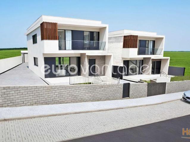Moradia T3+1 às portas da cidade de Leiria | 26084068031