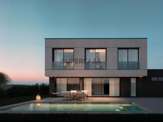 Moradia T3+1 c/ Piscina |4 Frentes| Vila Nova de Gaia