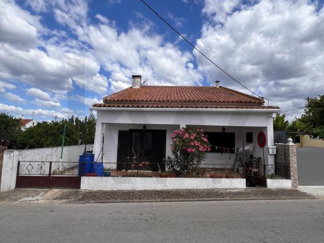 Moradia T3+1 com 118m2, Foros de Lagoiços, Couço