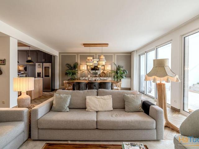 Moradia T3+1 com 264 m² com piscina e lounge, localizada no Estoril, em Cascais. | 26064078347
