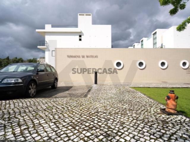 Moradia T3+1 com 401 m² no Condomínio Terraços de Bucelas