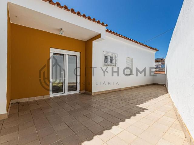 Moradia T3+1 com garagem e quintal 116m² Algoz e Tunes