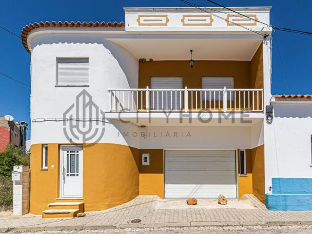 Moradia T3+1 com garagem e quintal