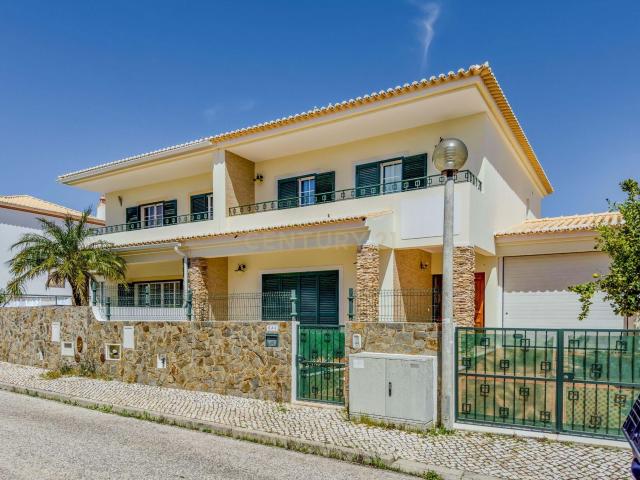 Moradia T3+1 com garagem, Porto de Mós, Lagos