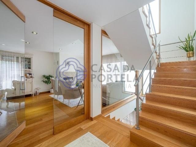 Moradia T3+1 com Espaço Exterior e Excelentes Acessos | Vilar de Andorinho