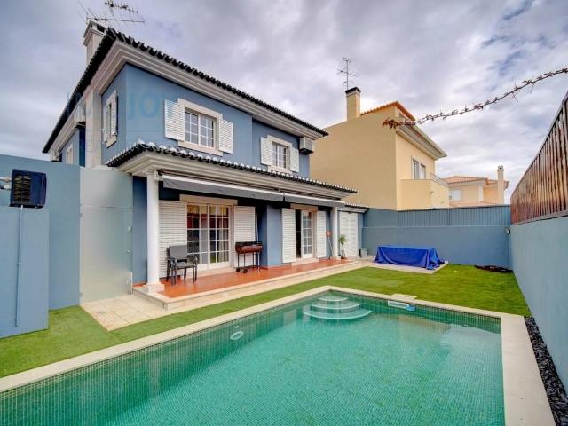 Moradia T3+1 com jardim e piscina, em Murches 0m² Alcabideche