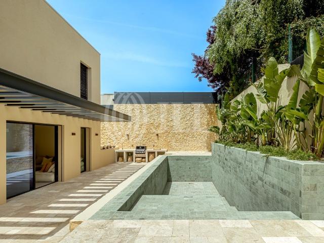 Moradia T3+1 com jardim, piscina e garagem, no Estoril 0m² Cascais e Estoril