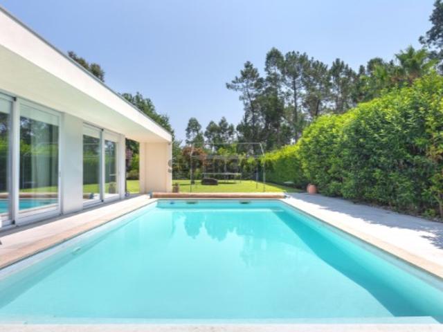 Moradia T3+1, com piscina e jardim em Lago, Amares, Braga