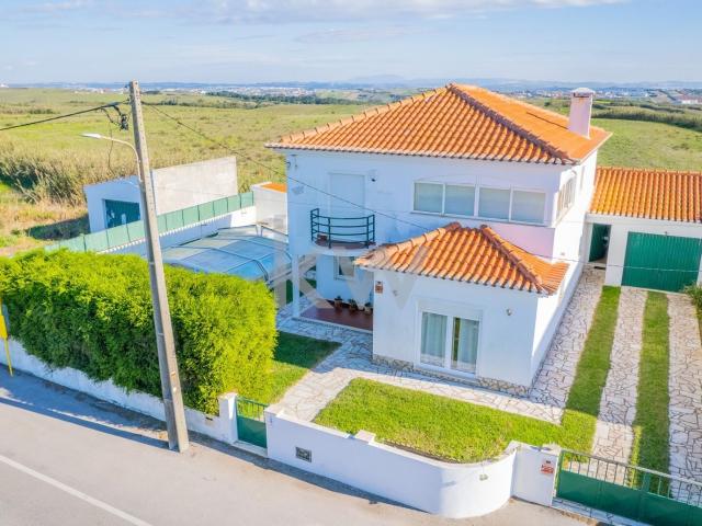 Moradia T3+1 com piscina e vista mar Assenta / Cambelas