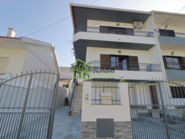Moradia T3+1 com Quintal, Garagem e Sótão em Vale de Milhaços