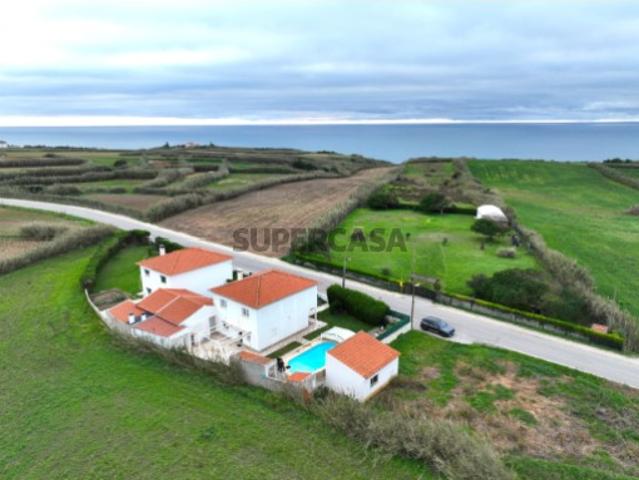 Moradia T3+1 com telheiro, churrasqueira e piscina Fabulosa VISTA MAR Excelente exposição solar Cambelas, Torres Vedras