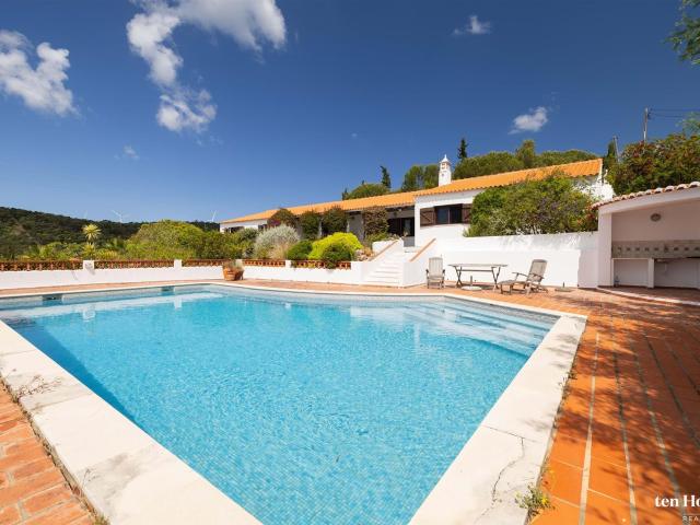Moradia T3+1 com Vista Panorâmica para o Campo e Piscina Pri. 196m² Bensafrim e Barão de São João