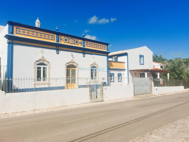Moradia T3+1 de Charme Tradicional com Jardim e Potencial de. 201m² Santa Bárbara De Nexe