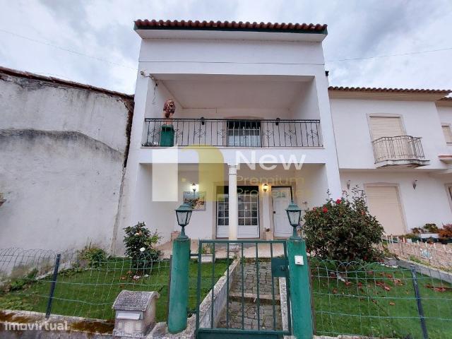 Moradia T3+1 em Carqueijal Porto de Ms