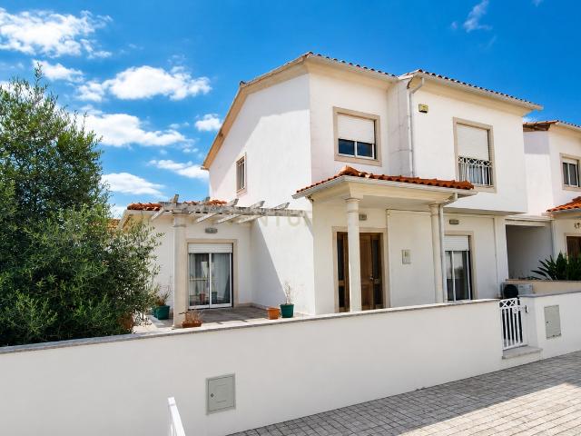 Moradia T3+1 em Condomínio Fechado | 229 m² | Outeiros da Gândara – Leiria