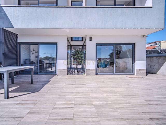 Moradia T3+1 com Amplas Áreas Exteriores | Rio Tinto