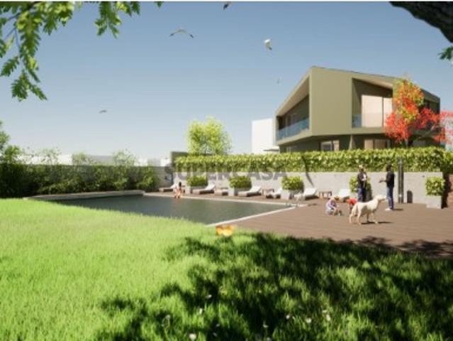 Moradia T3+1 Escritório inserido em Condomínio Residencial com Terraço, Garagem e Piscina Comum, próximo a praia de Canidelo, Vila Nova de Gaia