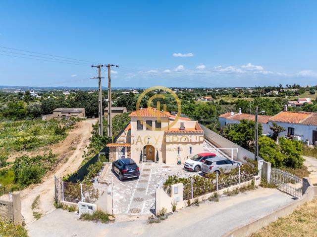Moradia T3+1 Isolada com Piscina Carvoeiro