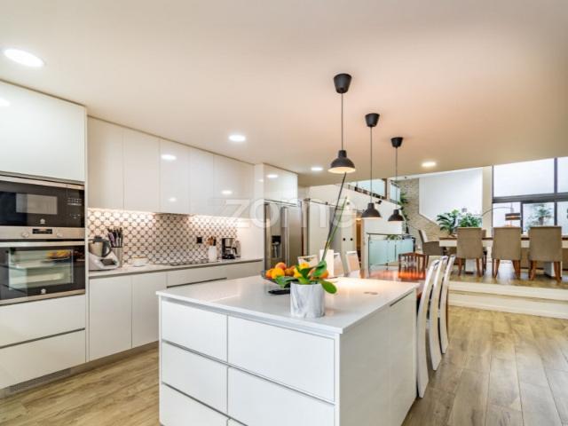 Moradia T3+1 moderna em Matosinhos