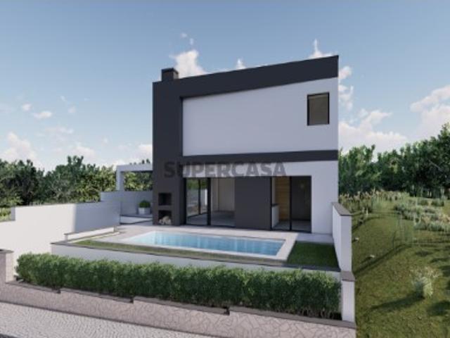 Moradia T3+1 localizada entre Portimão e Lagos, Algarve