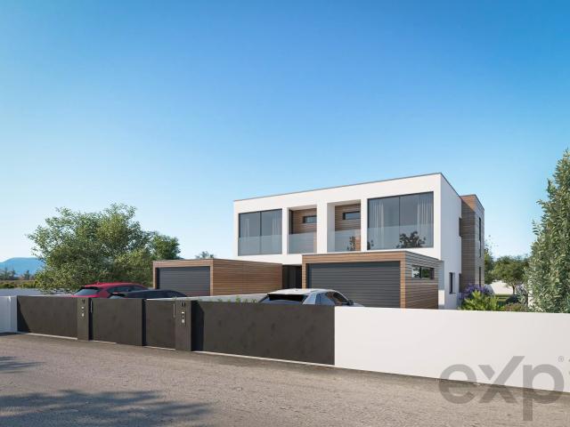 Moradia T3+1 Nova em Aradas