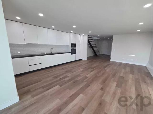 Moradia T3+1 Nova em Aradas