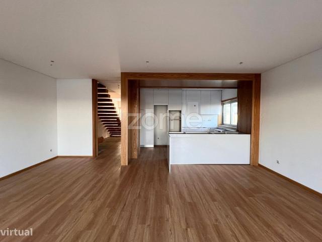 Moradia T3+1 Novas de Arquitetura Moderna na Trofa