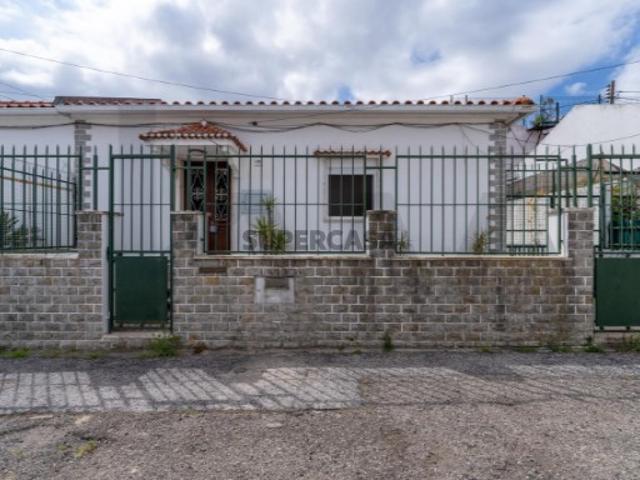 Moradia T3+1 para venda em Campolide, Lisboa com garagem box e terraço