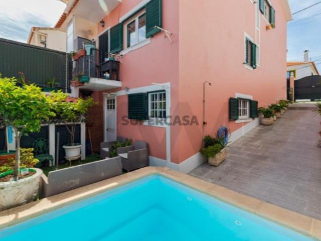 Moradia T3+2 com Piscina e Cave Independente Quinta do Conde