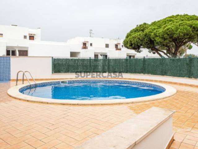 Moradia T3+2 com piscina em Vilamoura