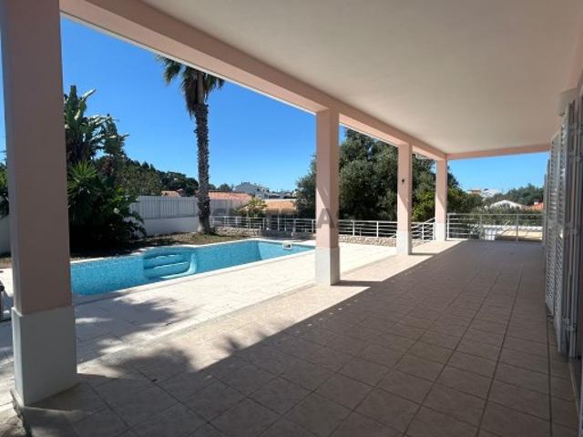 Moradia T3+2 em Sesimbra, Castelo