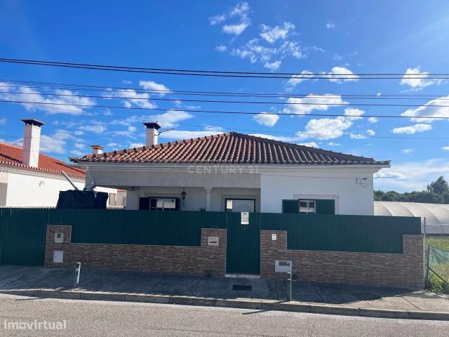 Moradia T3 no centro das Fazendas de Almeirim