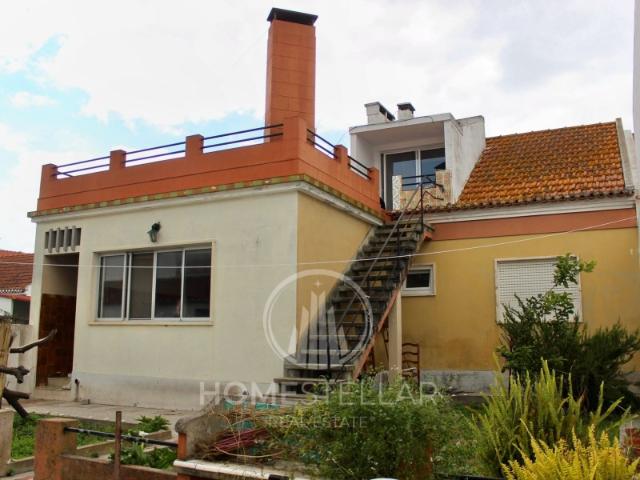 Moradia T3+2 no Montijo com jardim e anexo