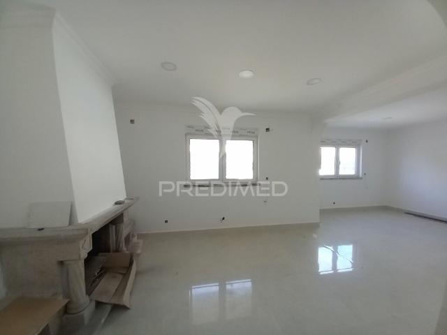 Moradia T3+2 Remodelada