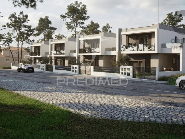 Moradia T3 + Mezanino em Lagoa de Albufeira, Sesimbra
