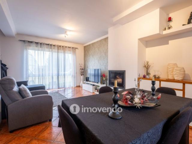 Moradia T3 mobilada e equipada, com garagem e jardim, na Mealhada
