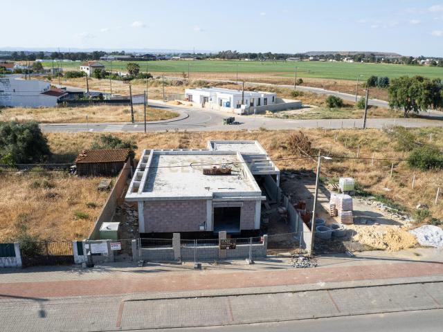 Moradia T3 Moderna com Piscina – Avenida Quinta da Marquesa, Palmela